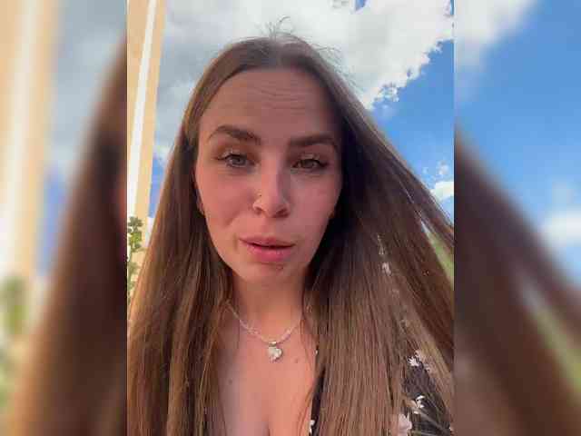 LolaSexxx's chat room
