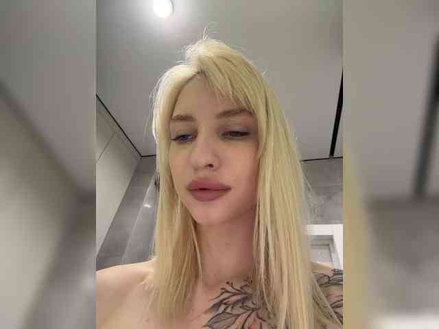 Cristi-Candy's chat room