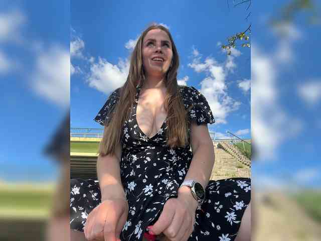 LolaSexxx's chat room