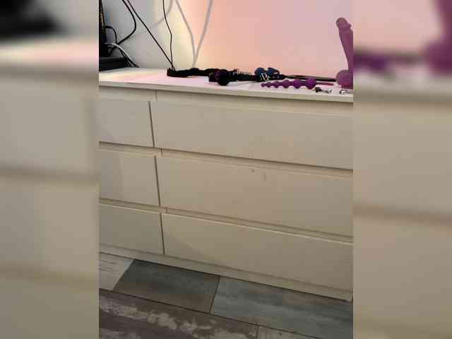 squirtproo's chat room