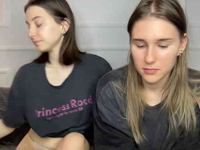 yoursweettreats's chat room