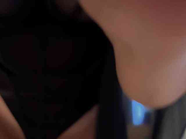 hiddenCrazySlut's chat room