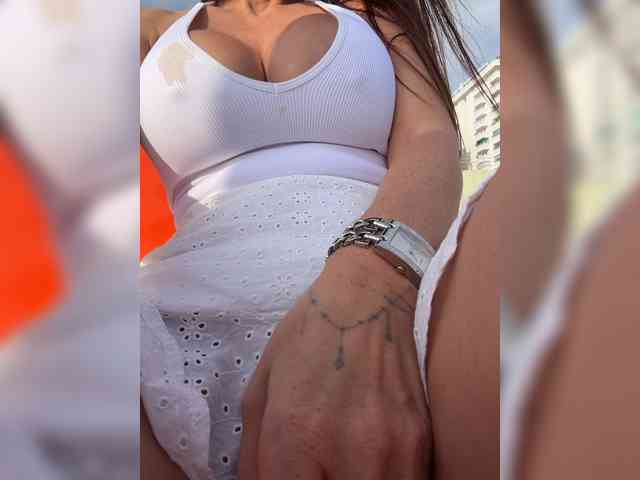 OrgazMia's chat room