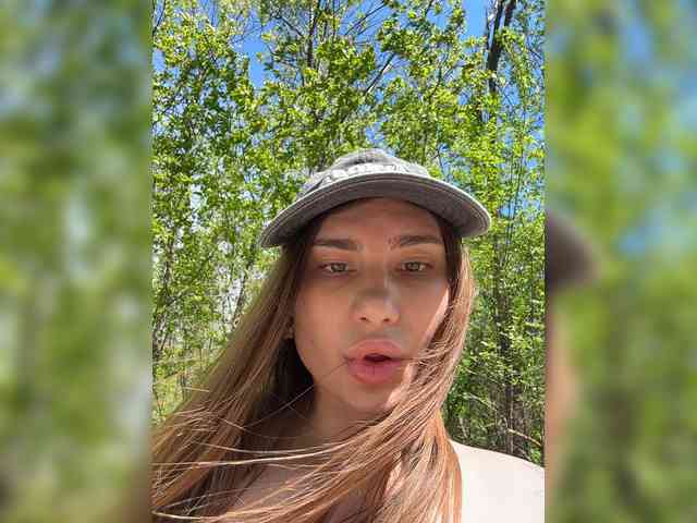 -EmilyBaby-'s chat room
