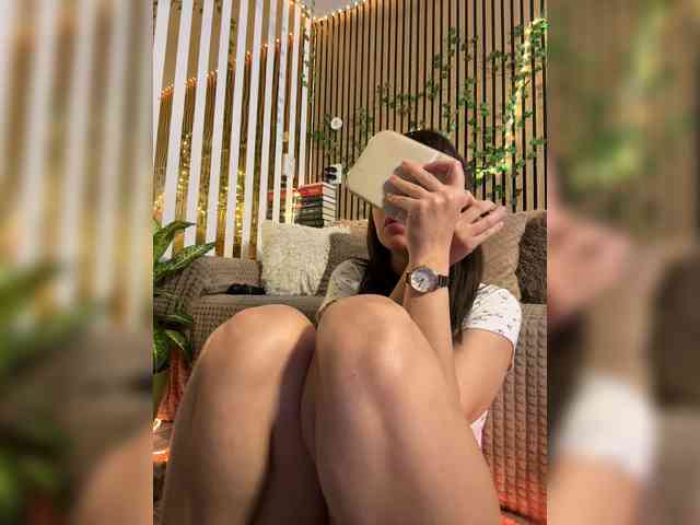 -Violetttttka-'s chat room