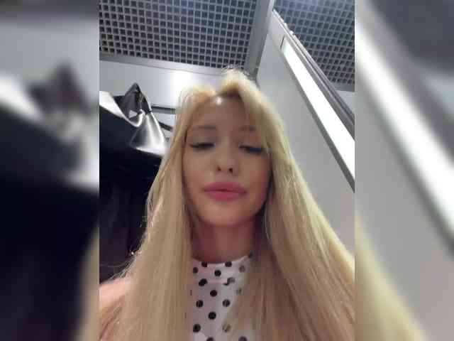 Cristi-Candy's chat room
