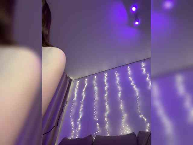 DearAmiira's chat room