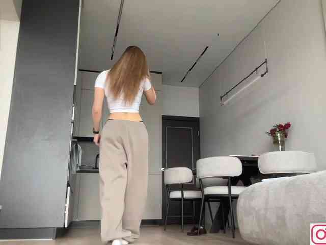 diffgirls1-1's chat room