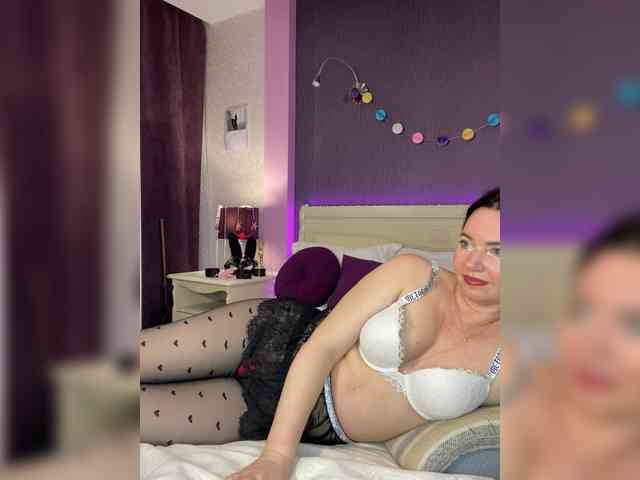 Hungryforme's chat room