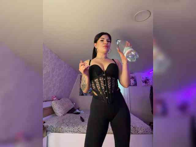 -MaybeBaby-'s chat room