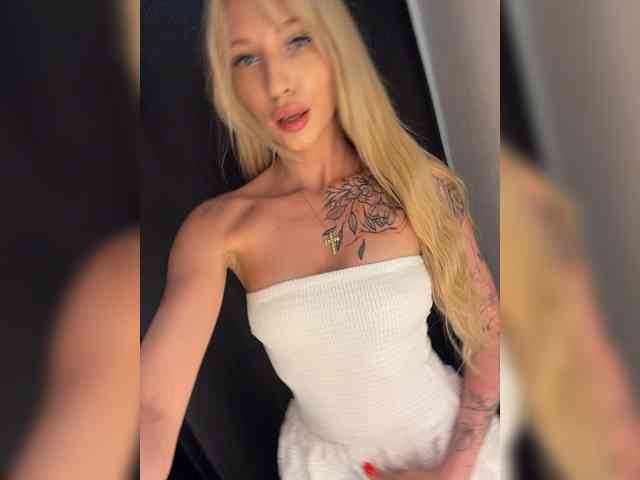 Cristi-Candy's chat room