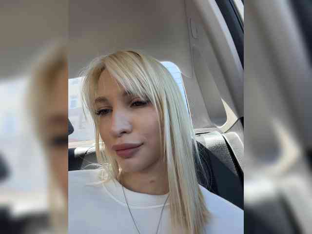 Cristi-Candy's chat room