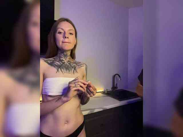 mia-max's chat room