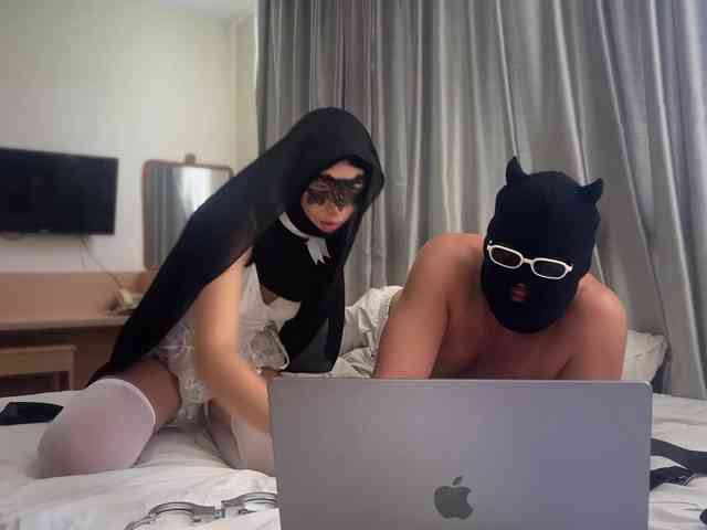 hiddenCrazySlut's chat room