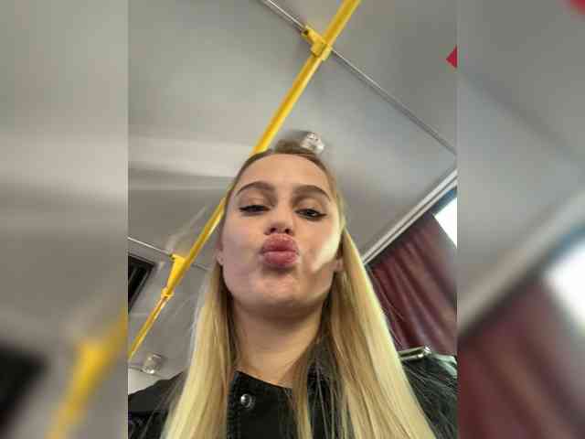 _Katrinka_'s chat room