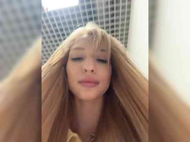 Cristi-Candy's chat room