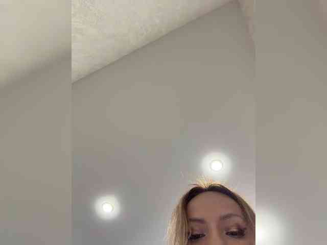 _Ellidi_'s chat room