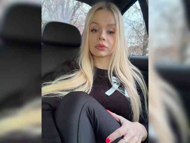 -Riviera-'s chat room