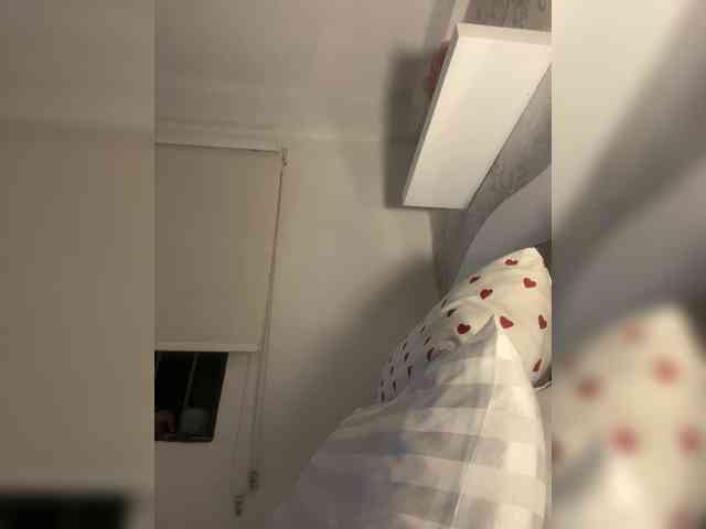 SallyeLeins's chat room