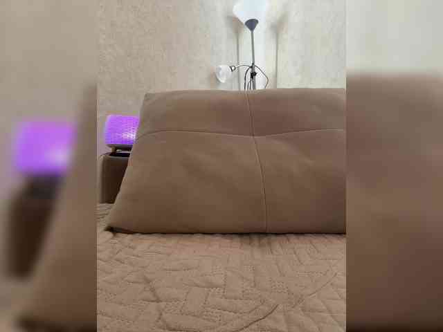 LedyMiya's chat room