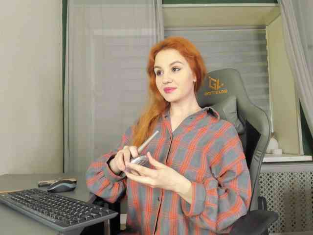 1_Aariella_1's chat room