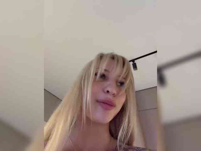 Cristi-Candy's chat room