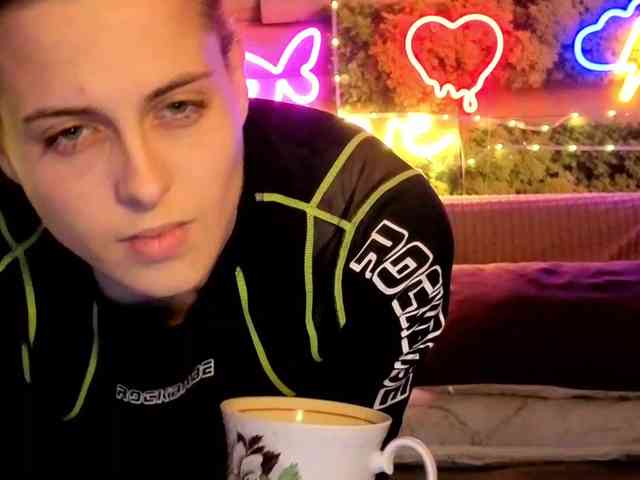 2Laski2's chat room