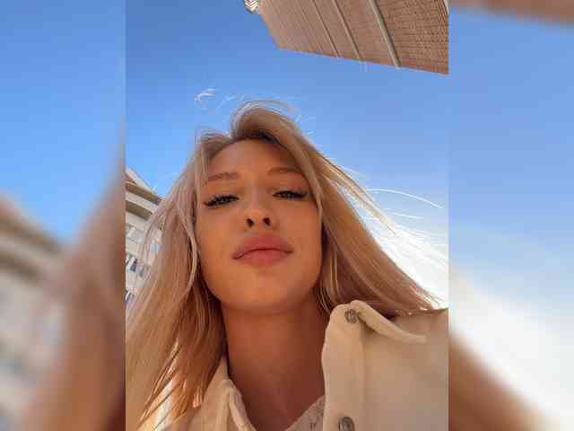 Cristi-Candy's chat room