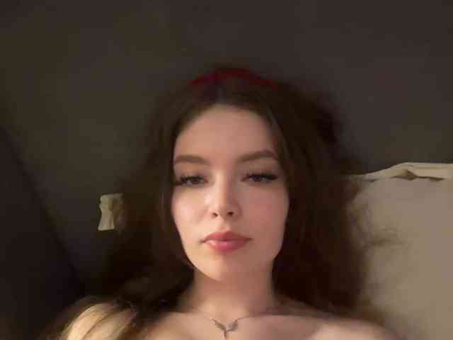 YourLadyyy's chat room