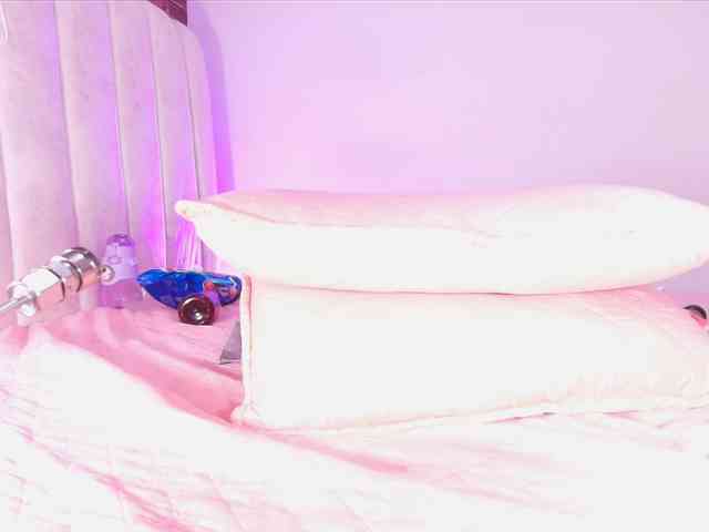 ssusy-ebony's chat room