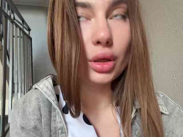 -EmilyBaby-'s chat room