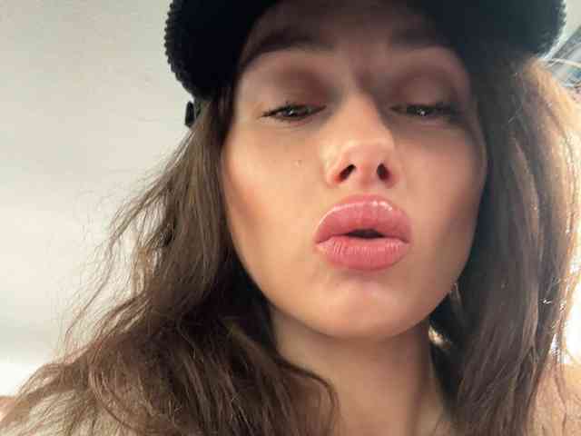 Dikiy_Angel's chat room