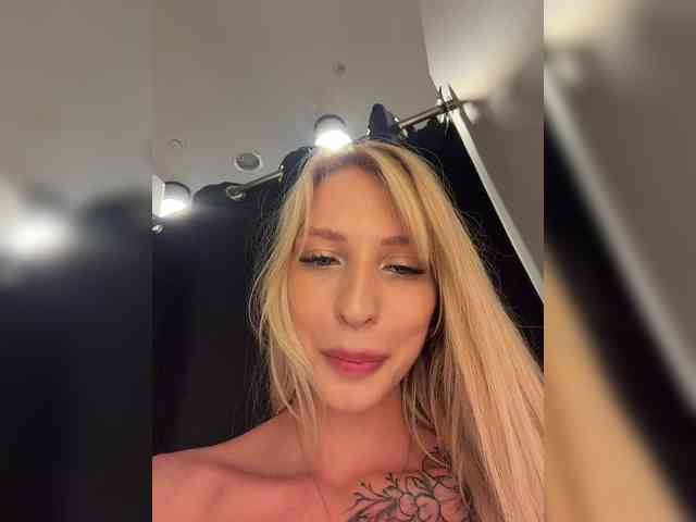Cristi-Candy's chat room