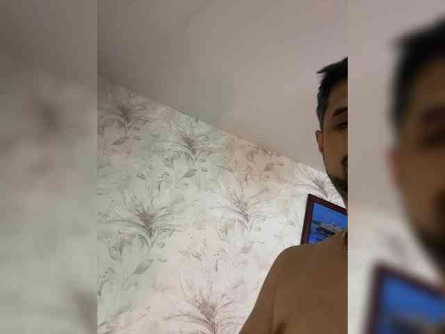 VIP17CoupleDream's chat room