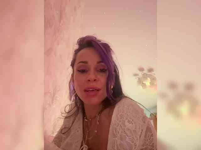 VIP17CoupleDream's chat room