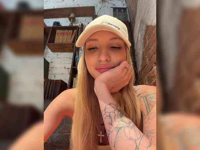 Cristi-Candy's chat room