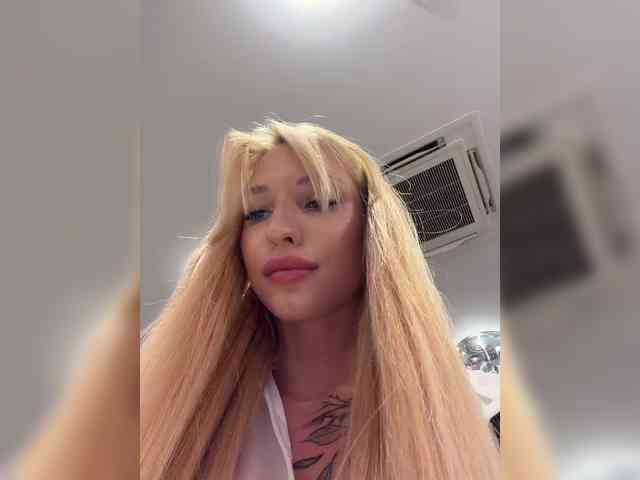 Cristi-Candy's chat room