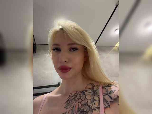 Cristi-Candy's chat room