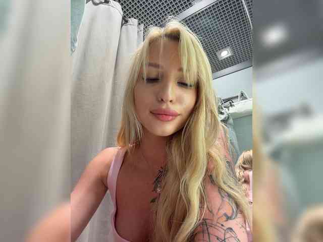Cristi-Candy's chat room