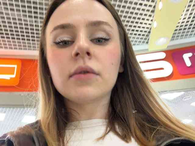 -Angel-Ali-'s chat room