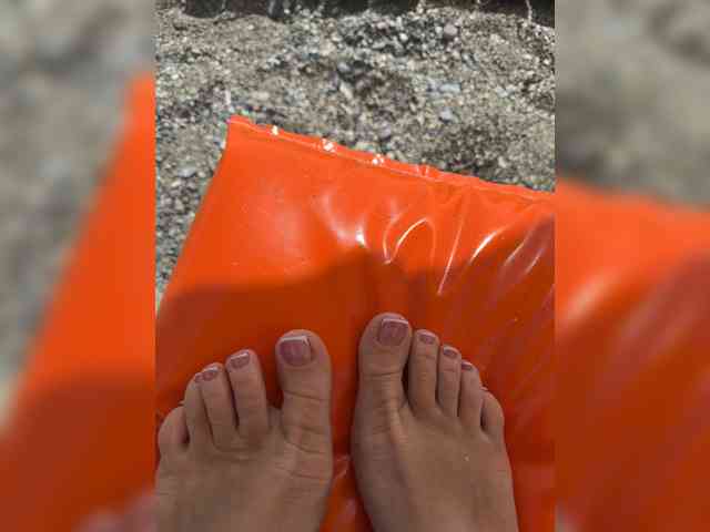 OrgazMia's chat room