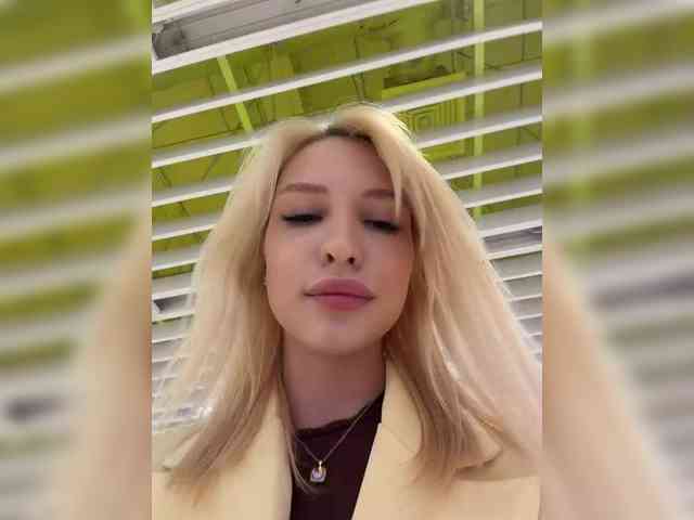 Cristi-Candy's chat room