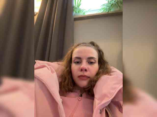 VikkiExtraCheese's chat room