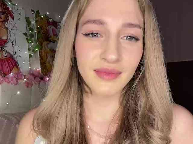 VictoriaBix's chat room