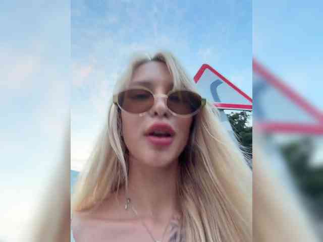 Cristi-Candy's chat room