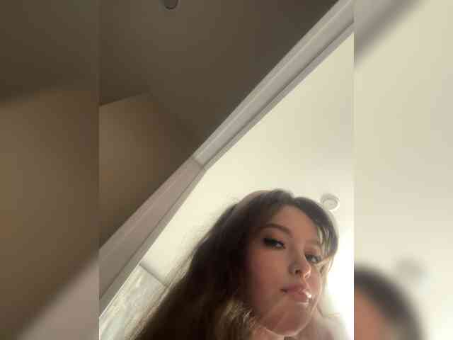 YourLadyyy's chat room