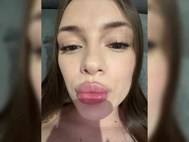 Pussydollnet's chat room