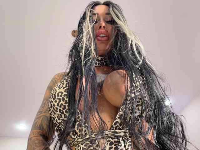 Cristalkate's chat room