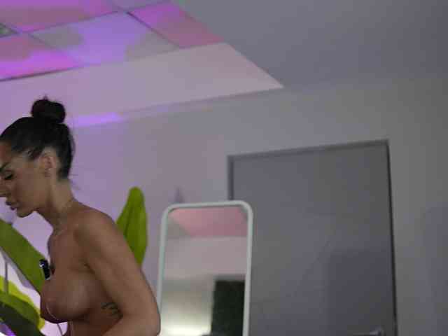 RaquelleVon's chat room