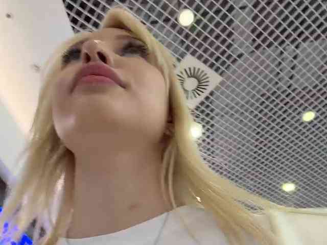 Cristi-Candy's chat room